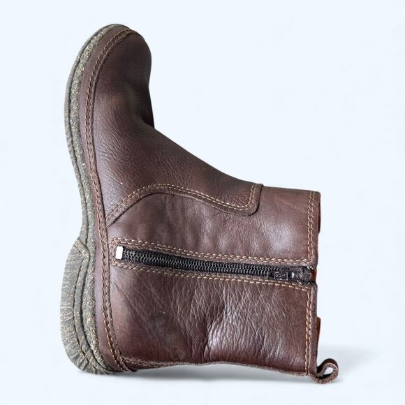 Clarks Artisan Brown Leather Ankle Chelsea Boots Women's size 8.5 M Gorpcore - Picture 9 of 11